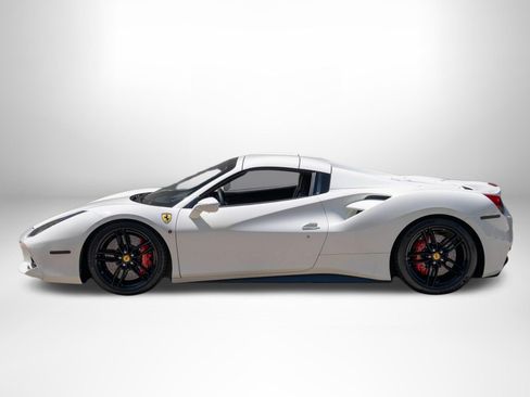 Used 2018 Ferrari 488 Spider RWD image 3