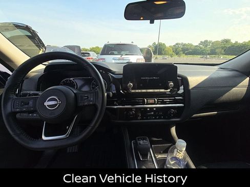 Certified 2025 Nissan Pathfinder SV w/ SV Premium Package FWD image 4