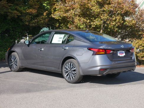 New 2025 Nissan Altima 2.5 SV image 15