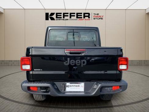 New 2026 Jeep Gladiator Sport image 5
