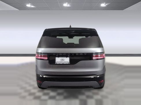 Certified 2025 Land Rover Discovery Dynamic SE image 9