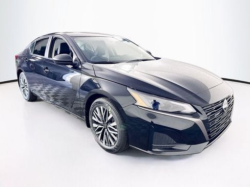 New 2026 Nissan Altima 2.5 SV FWD image 3