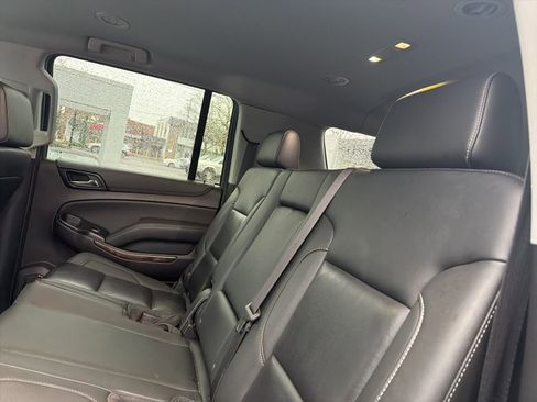 Used 2020 Chevrolet Suburban LT w/ Luxury Package image 6