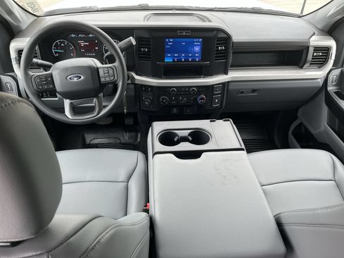 New 2025 Ford F350 XL w/ XL Chrome Package AWD/4WD image 4
