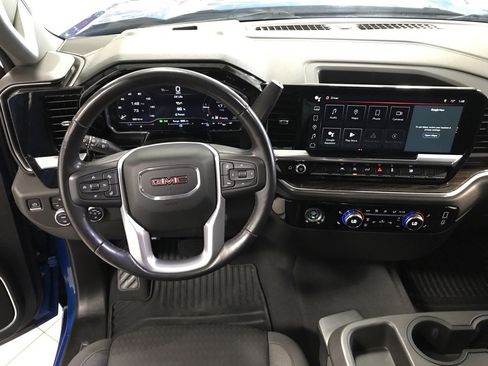 Used 2022 GMC Sierra 1500 Elevation w/ LPO, Elevation Black Package image 12