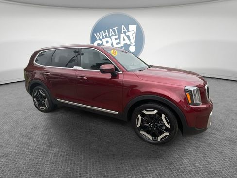 Used 2023 Kia Telluride EX w/ EX Captain's Chair Package AWD/4WD image 1