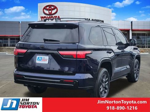 Used 2025 Toyota Sequoia Platinum image 6