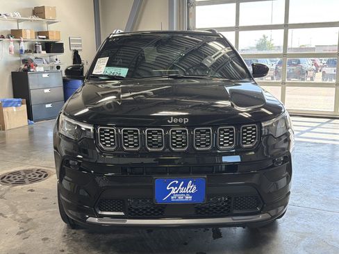 Used 2024 Jeep Compass Limited w/ High Altitude Package AWD/4WD image 2