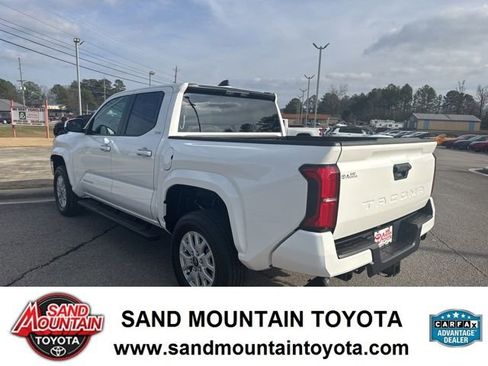 Used 2025 Toyota Tacoma SR5 image 4