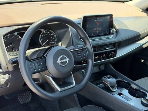 Used 2023 Nissan Rogue SV AWD/4WD image 24