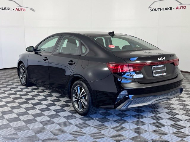 Used 2024 Kia Forte LXS FWD image 5