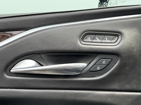 Used 2022 Cadillac Escalade ESV Premium Luxury Platinum w/ Heavy-Duty Trailer Package image 16