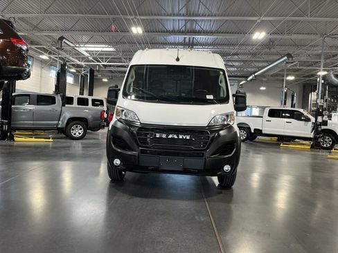Used 2025 RAM ProMaster 2500 w/ Convenience Group image 9