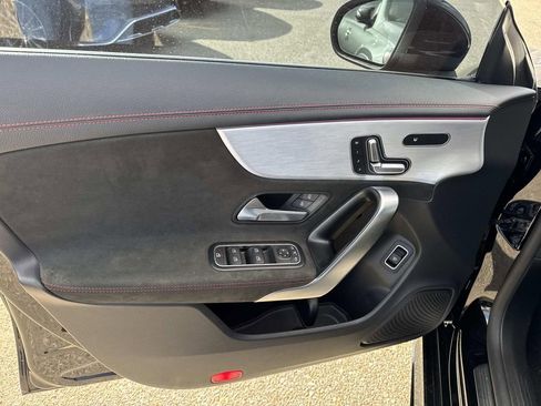 Used 2023 Mercedes-Benz CLA 250 image 19