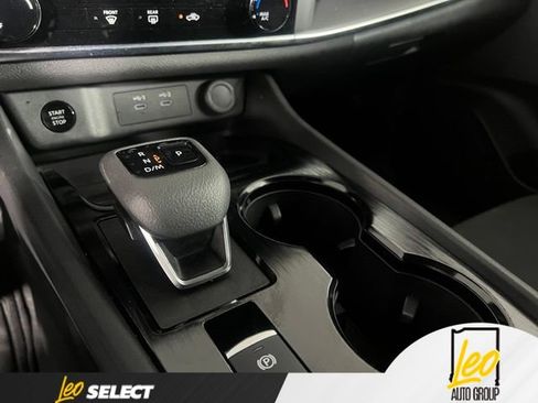 Used 2025 Nissan Rogue S FWD image 11