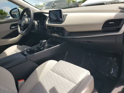 Used 2023 Nissan Rogue SV FWD image 9