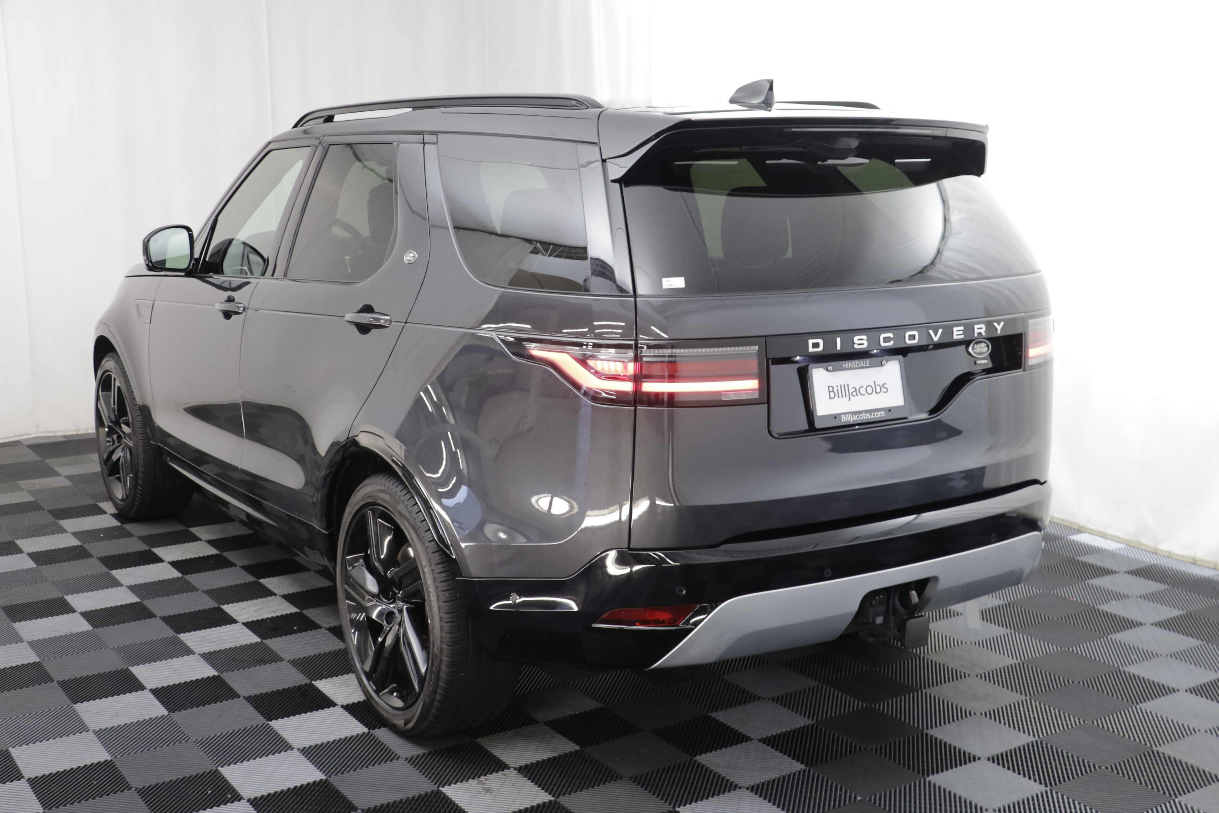 Used 2023 Land Rover Discovery Metropolitan Edition AWD/4WD image 16