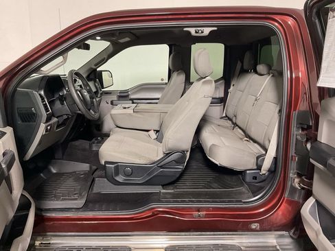 Used 2016 Ford F150 XLT AWD/4WD image 28