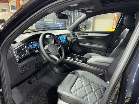 Used 2026 Volkswagen Atlas Cross Sport SE w/ Panoramic Sunroof Package AWD/4WD image 30