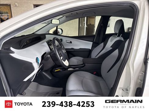 Used 2018 Toyota Prius Three image 13