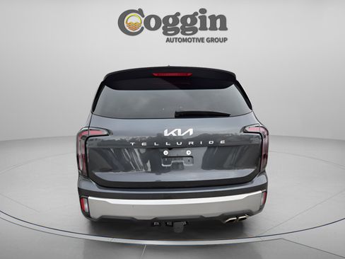 Used 2024 Kia Telluride SX w/ Towing Package image 5
