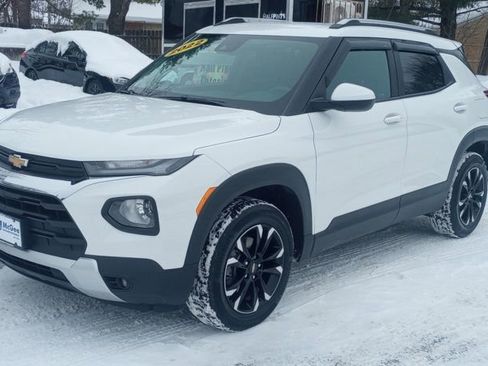 Used 2022 Chevrolet TrailBlazer LT w/ Driver Confidence Package image 3