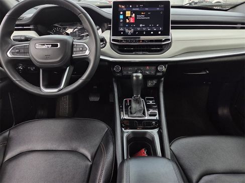 Used 2024 Jeep Compass Limited image 8