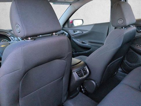 Used 2025 Chevrolet Malibu LT image 16