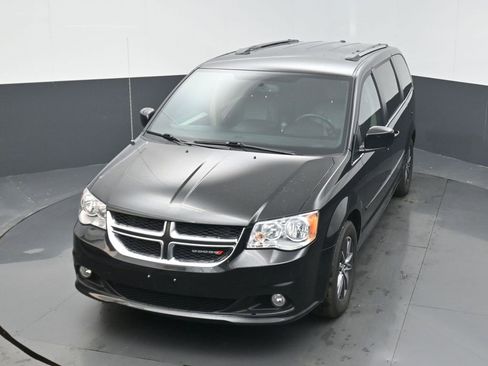 Certified 2017 Dodge Grand Caravan SXT image 35