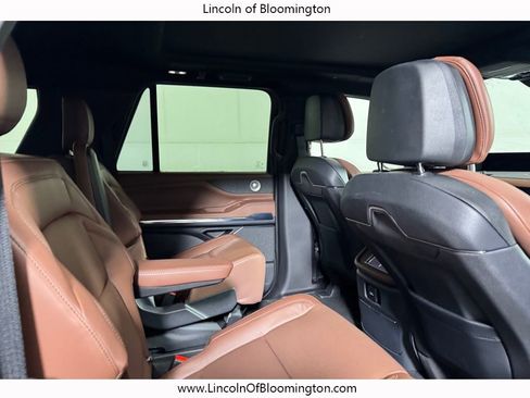 New 2025 Lincoln Navigator L Reserve image 17