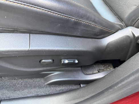 Used 2022 Chevrolet Trax LT w/ LT Convenience Package image 14