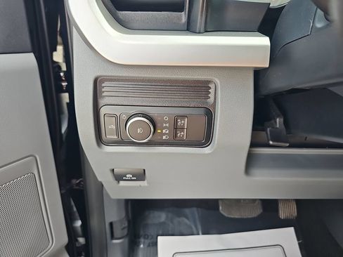 Used 2024 Ford F250 XL w/ STX Appearance Package AWD/4WD image 33