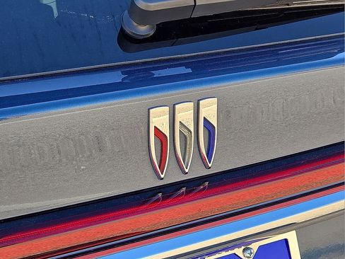 Used 2025 Buick Enclave Preferred image 12