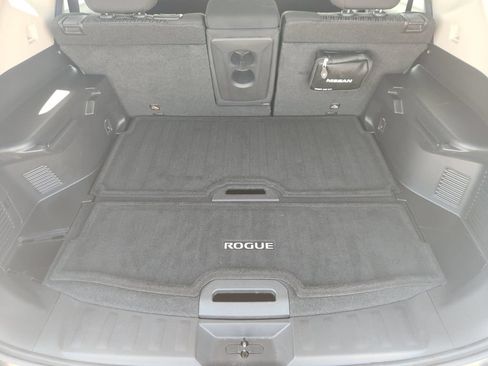 Used 2020 Nissan Rogue SV w/ Premium Package FWD image 22