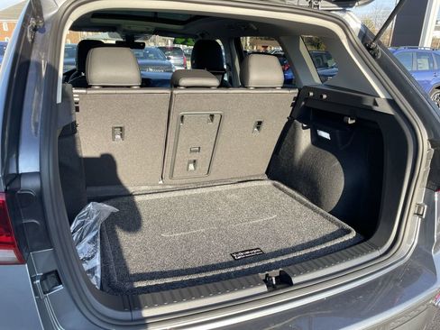 Certified 2024 Volkswagen Taos SE image 37