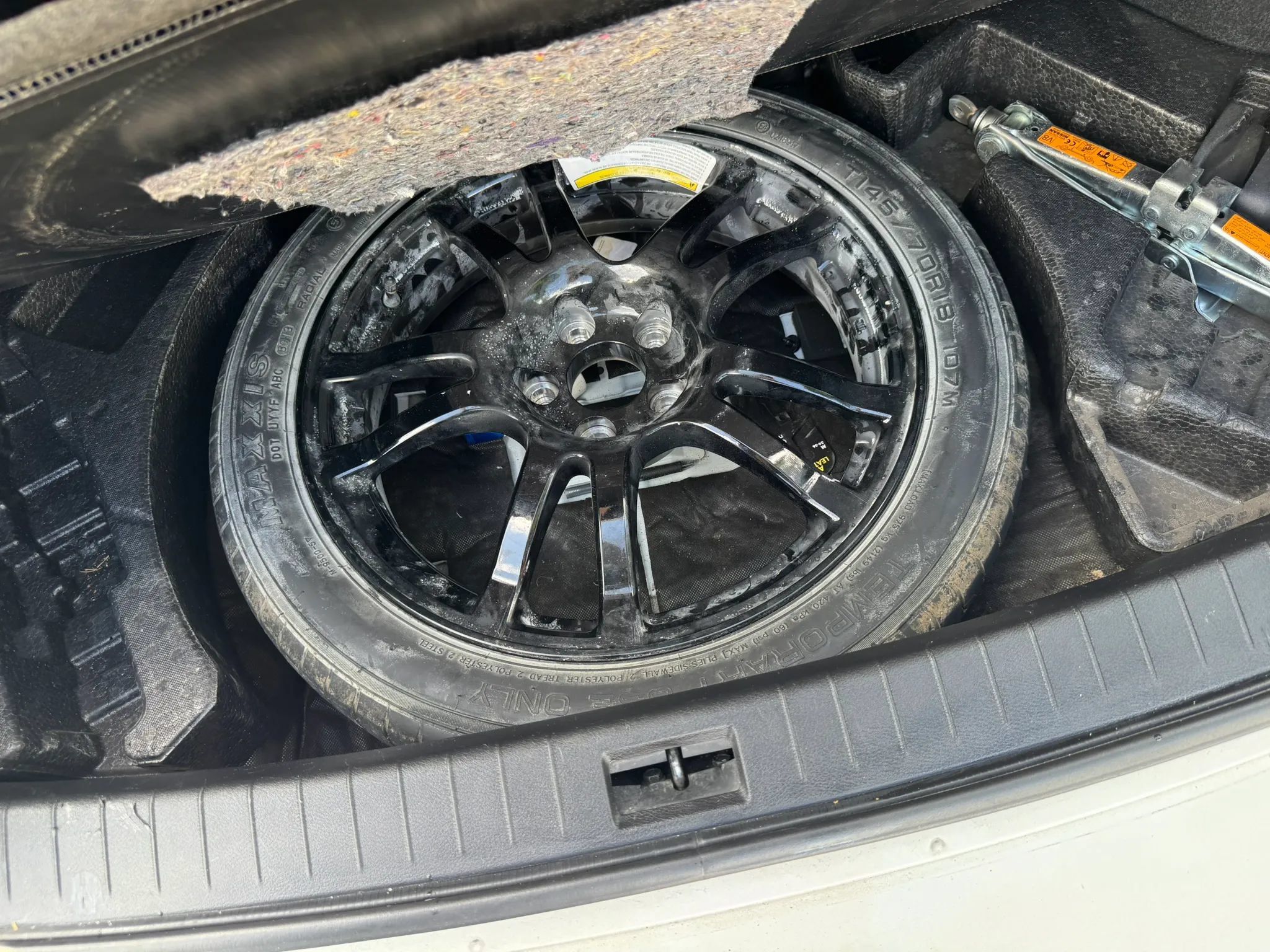Used 2014 INFINITI Q50 Premium w/ Spare Tire Package RWD image 6
