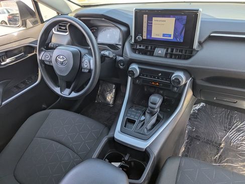 Used 2023 Toyota RAV4 XLE AWD/4WD image 32