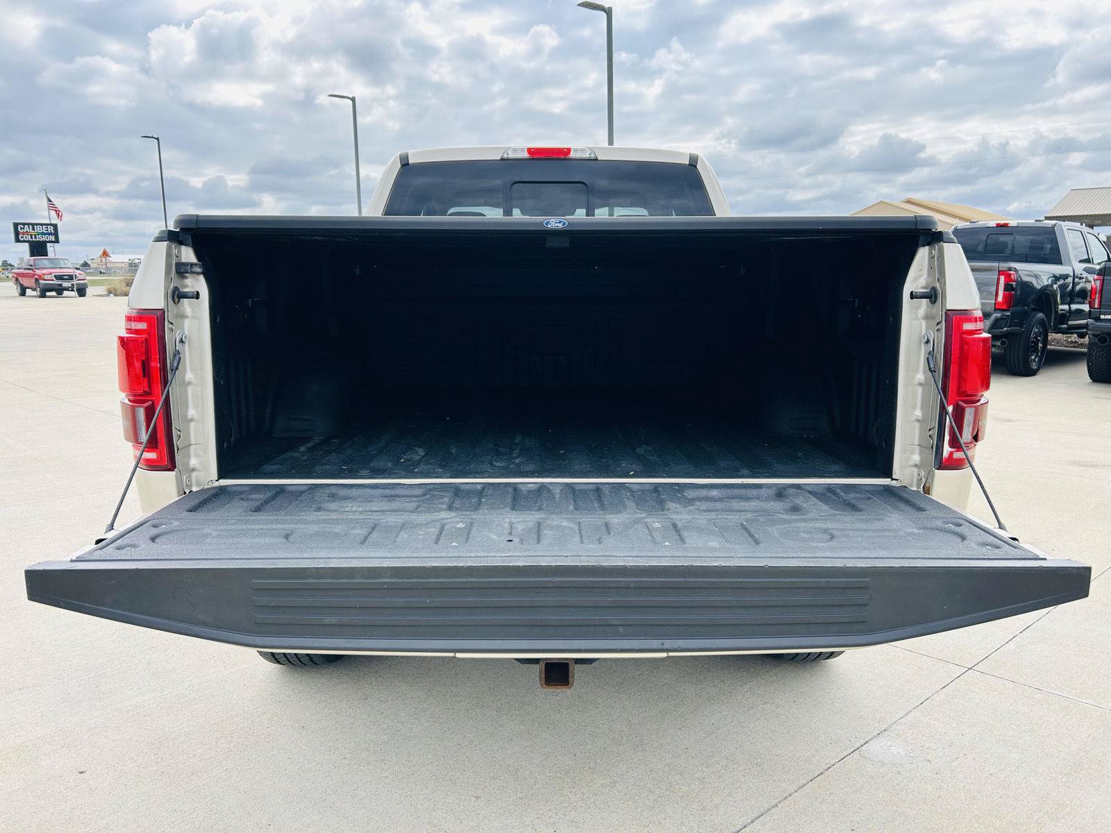 Used 2017 Ford F150 Lariat w/ Equipment Group 502A Luxury AWD/4WD image 29