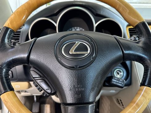 Used 2004 Lexus SC 430 Convertible RWD image 29