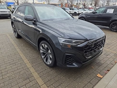 Used 2025 Audi Q8 Premium Plus image 3