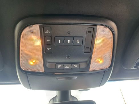 Used 2021 Dodge Durango R/T w/ Tow 'N Go Group AWD/4WD image 37