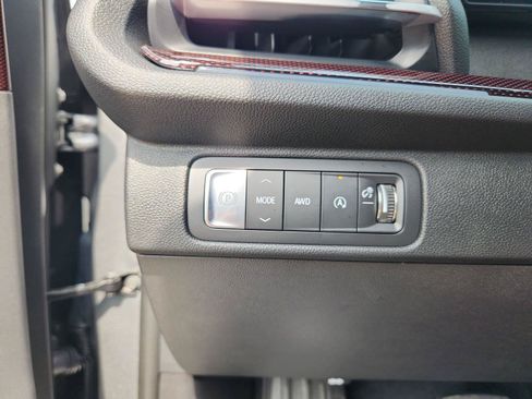 Used 2026 Chevrolet Traverse Z71 w/ Driver Confidence Package AWD/4WD image 18