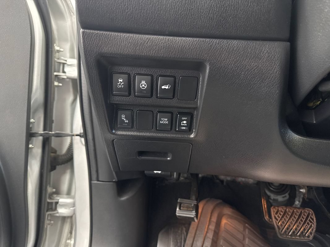 Used 2019 Nissan Pathfinder SL AWD/4WD image 11