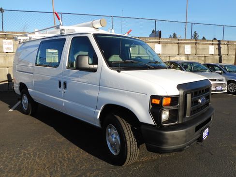 Used 2014 Ford E-250 and Econoline 250 image 1