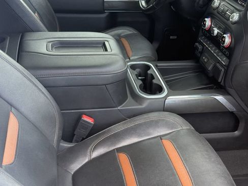 Used 2022 GMC Sierra 2500 AT4 w/ AT4 Premium Plus Package AWD/4WD image 18