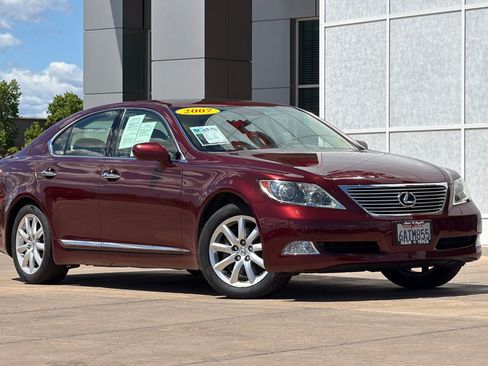Used 2007 Lexus LS 460 RWD image 2