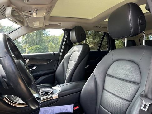 Used 2017 Mercedes-Benz GLC 300 4MATIC image 13