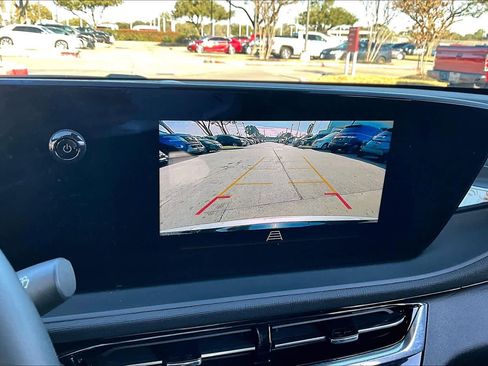 Used 2025 Buick Envista Sport Touring image 25