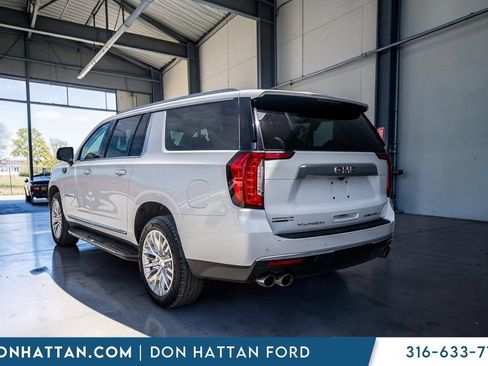 Used 2024 GMC Yukon XL Denali AWD/4WD image 32