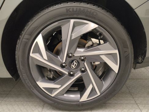 Used 2025 Hyundai Elantra Sport w/ Cargo Package FWD image 31